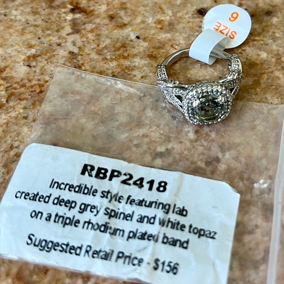 Bomb Party Vintage RBP2418 Deep Grey Spinel & White Topaz on Rhodium Ring - Picture 5 of 5